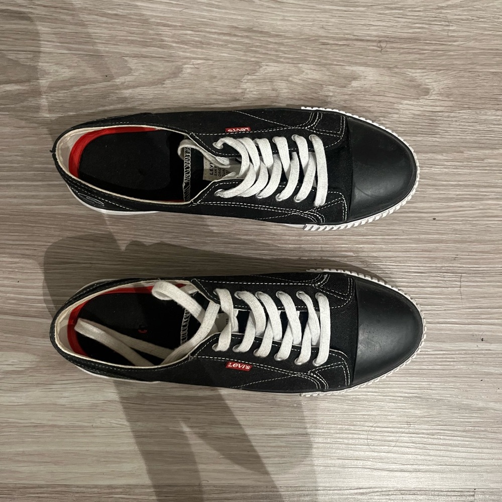 Levi's Navy Sneakers